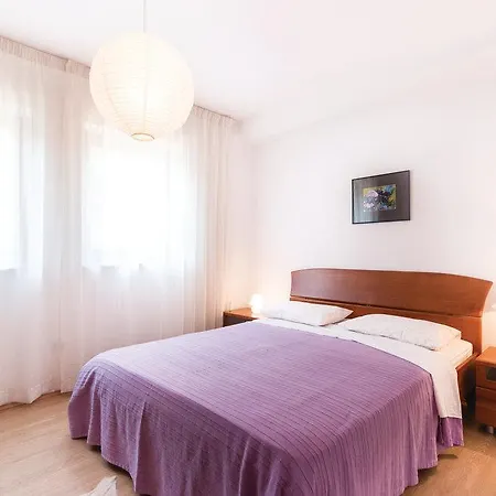 Lara Gortanova Bay Appartement