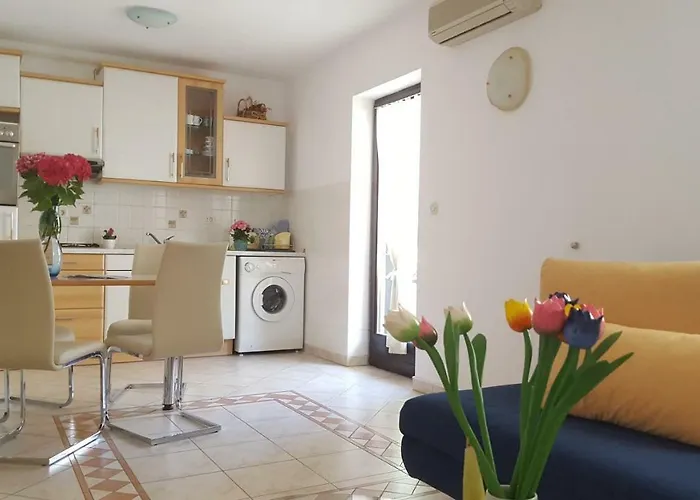 Lara Gortanova Bay * Пула