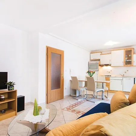 Lara Gortanova Bay Apartment *