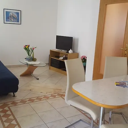 Lara Gortanova Bay Apartment