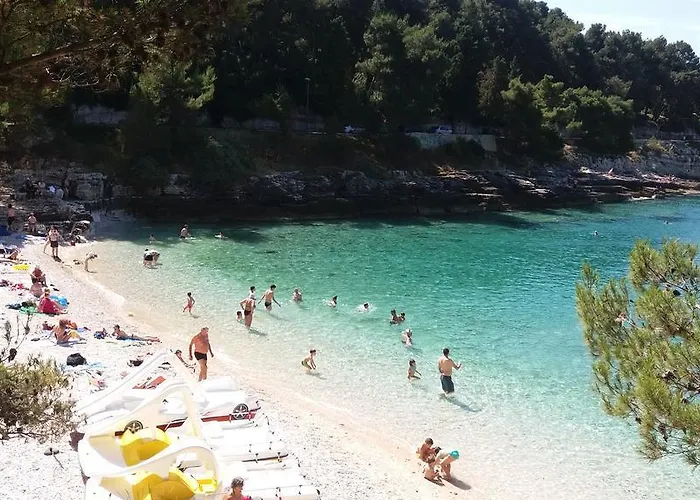 Lara Gortanova Bay