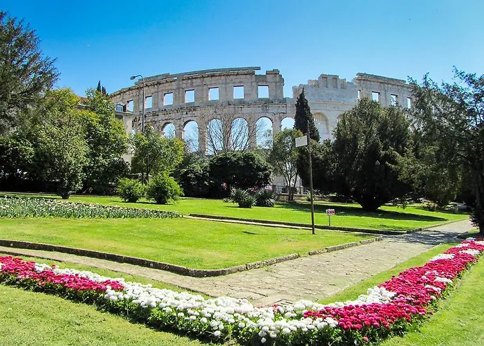 Lara Gortanova Bay Apartment
